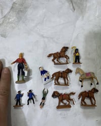 كل ٣ • متفرقات • للبيع