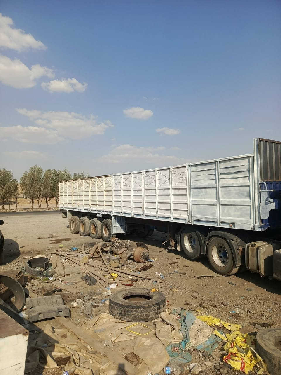 عربانه حداديه اربع محاور  ثلاثه سبرنك والرابع جبلس رفاع ارتفاع البدي 165 طول 13.80 بدي نظيف  تأيرات فوك نص عمر  التواصل  ***********
