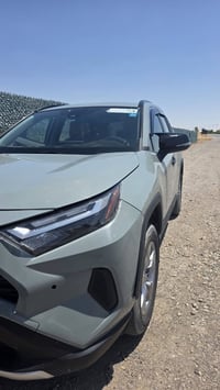 Rav4 سيارة تويوتا راف فور RAV4 موديل XLE 2023 بدون فتحة لون سمنتي وارد...