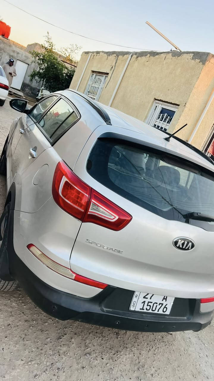 كيه سبورتج موديل 2012خليجي مصبوغ حزام
بيها ضربه بصيطه  رقم  ذي قار دولي بسمي تحويل 

حداديه زينه تخم تايرات (عته بلكير) بس سياره وين ماتريد تمشي كلشي مابيها  محرك دوش المرغوب 

تبريد شغال سعرها 125وبيها مجال بصيط الشراي 

مكان سيارة الناصريه القلعه سكر 

***********
