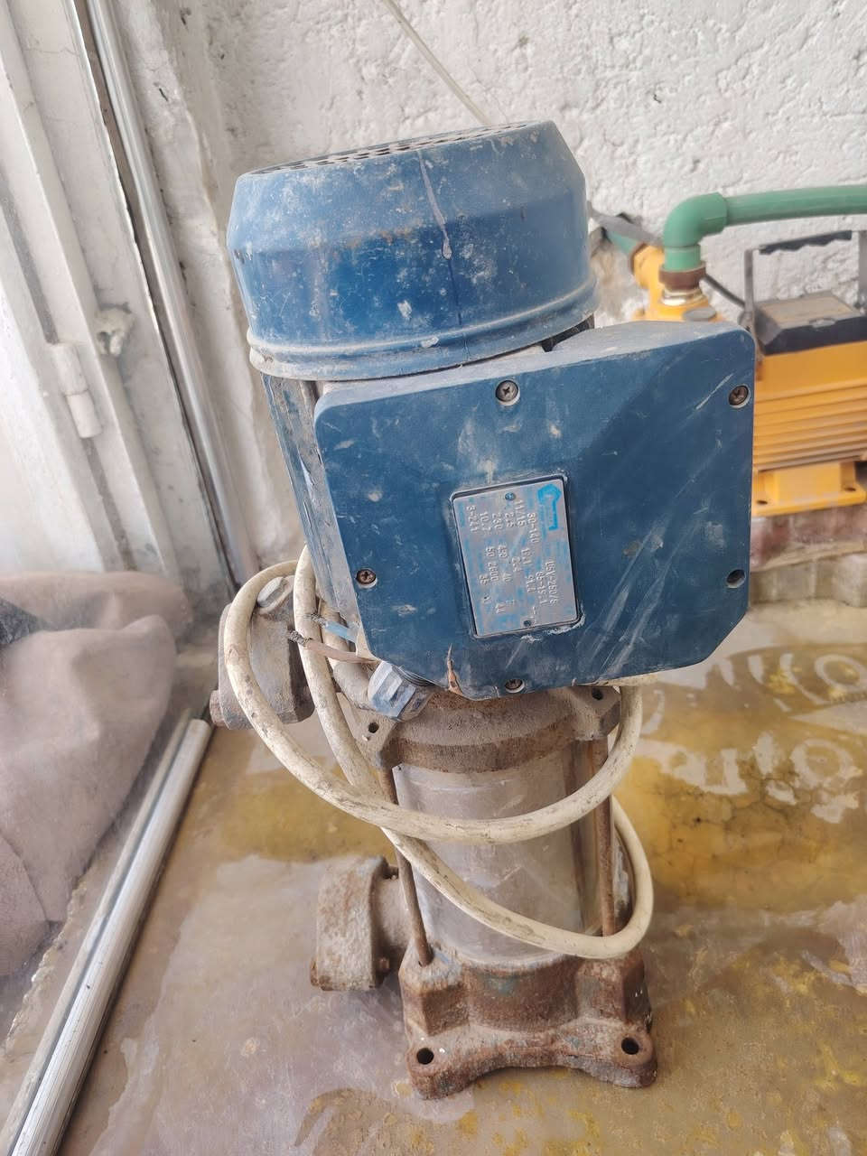 ماطور إيطالي مامفتوح للبيع مامفتوح 
2.5 حصان
القوه الكهربائيه 2.4kw


**إذا كنت صاحب هذا الإعلان وتريد حذفه لأي سبب، رجاءا أرسل رسالة إلى الدعم الفني**