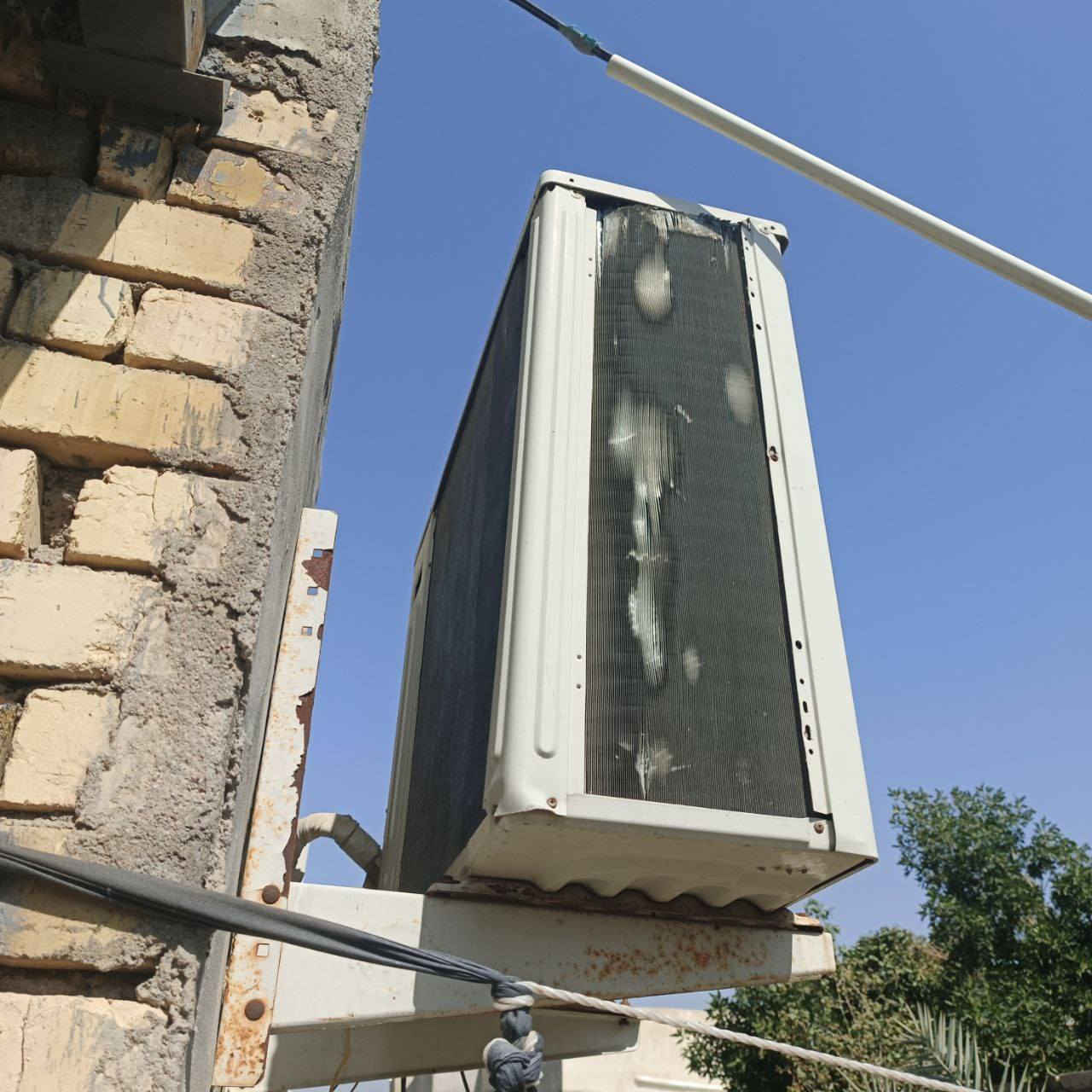 سلام عليكم متوفر سبلت AUX باب اول ٣ طن نضيف شغال بي ليك ماطور جديد مع مكيف جنرال طن ونص مستخدم شغال يحتاجله واجهة وترتيب كفر واجه رقم ***********
