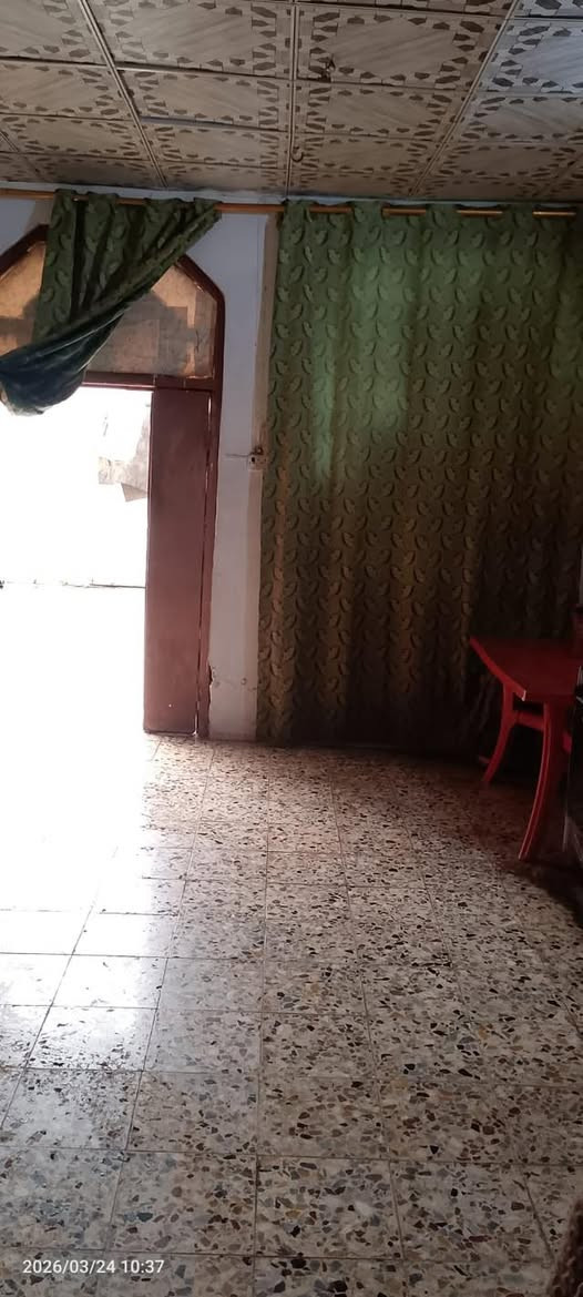 دار للبيع مطلوب للمصرف العقاري المساحه 110 متر  في حي ميسان حرف تي شارع 12 قطاع 22 موقع مميز الدار بناء شيلمان يحتوي على غرفه وصاله ومطبخ صغير واستقبال وصحيات خارجيه وداخليه الدار حاليا مؤجر موقع مميزالسعر 113 مليون  للاستفسار الاتصال على الرقم التالي الكوفي للوساطة العقاريه ***********
