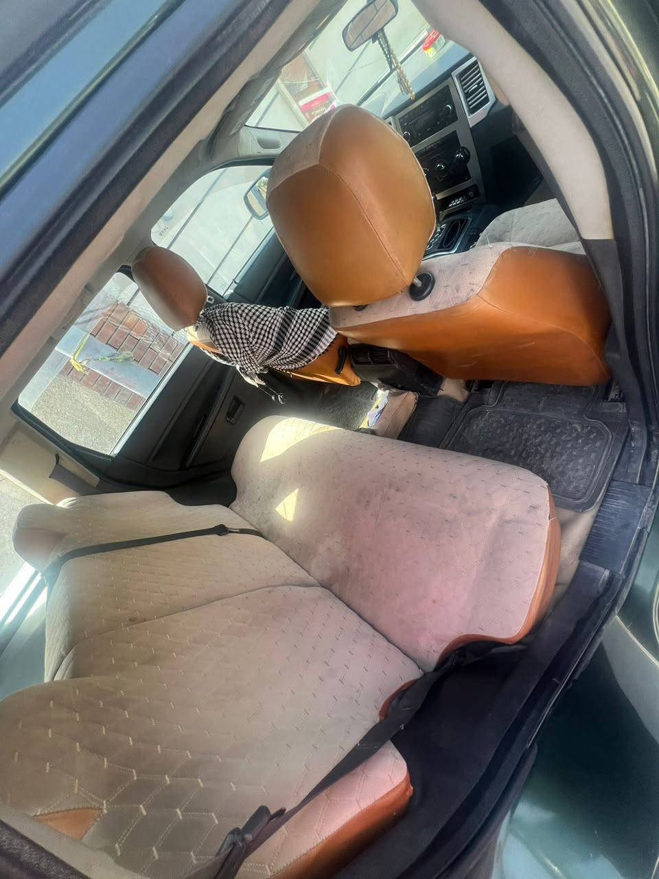 سلام عليكم
جيب شيروكي 
موديل 2008
اللون زيتوني 
الرقم بغداد دولي 
كير محرك جديد
كراسي كهرباء 
وارد امريكي 
قطتعتين تبديل نفس اللون وباقي صافي 
السعر 83وبيها مجال 
للاسفتسار اتصال ع رقم ***********
***********
