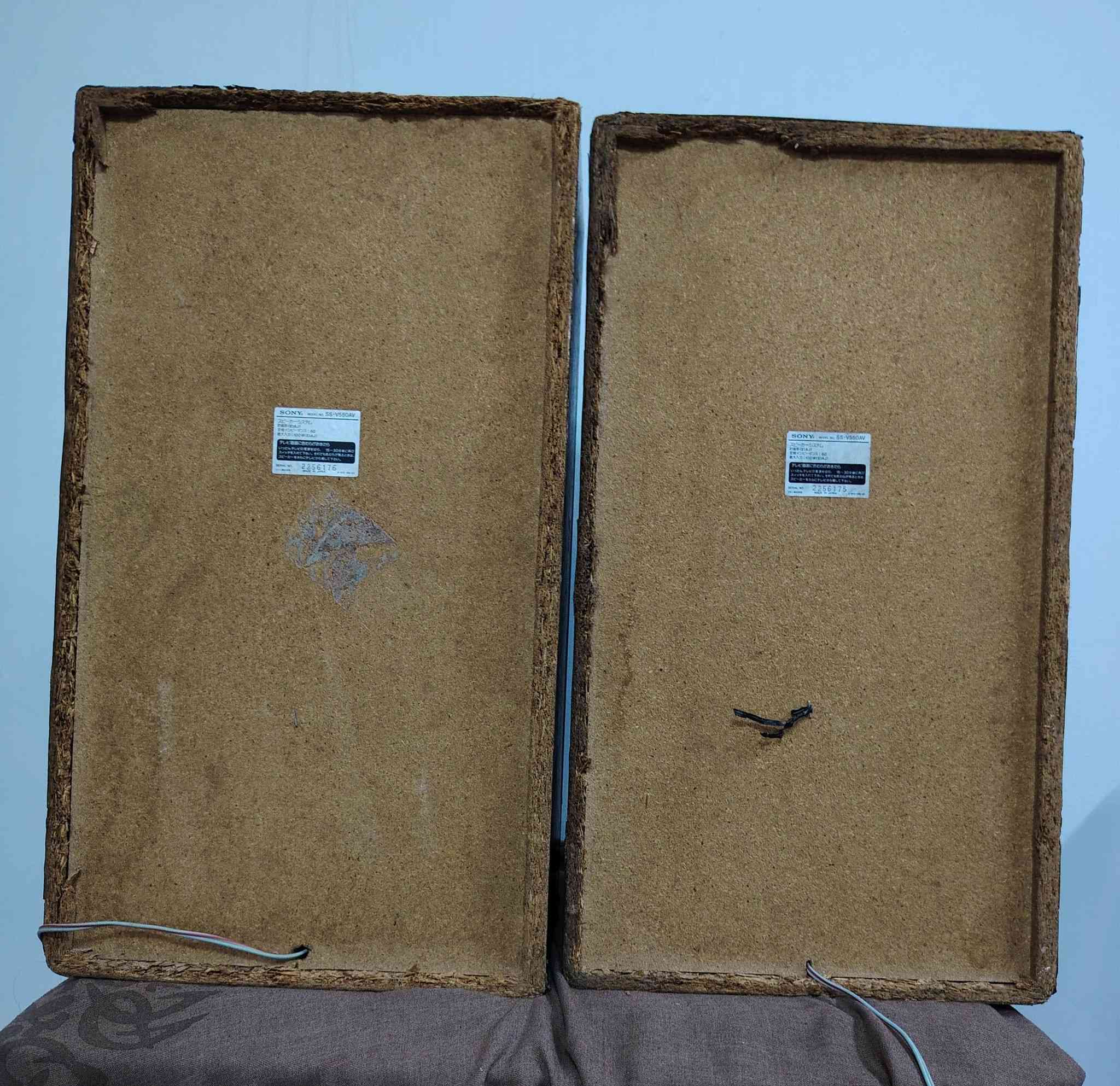 السلام عليكم.. سماعات سونيv550..  القدرة 100واط  لكل سماعة نظافة جيدة.. كما موضح بالصور.. شغالات بالكامل السعر 60الف .. يوجد توصيل


**إذا كنت صاحب هذا الإعلان وتريد حذفه لأي سبب، رجاءا أرسل رسالة إلى الدعم الفني**