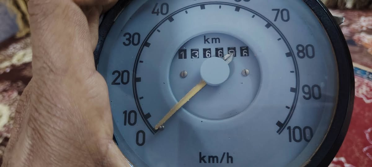 ساعات اقجم ألماني بلادي شرط شغال ١٠٠ بال١٠٠ مكاني حديثه عندي توصيل جميع انحاء العراق اتصل على *********** او *********** وتدلل
