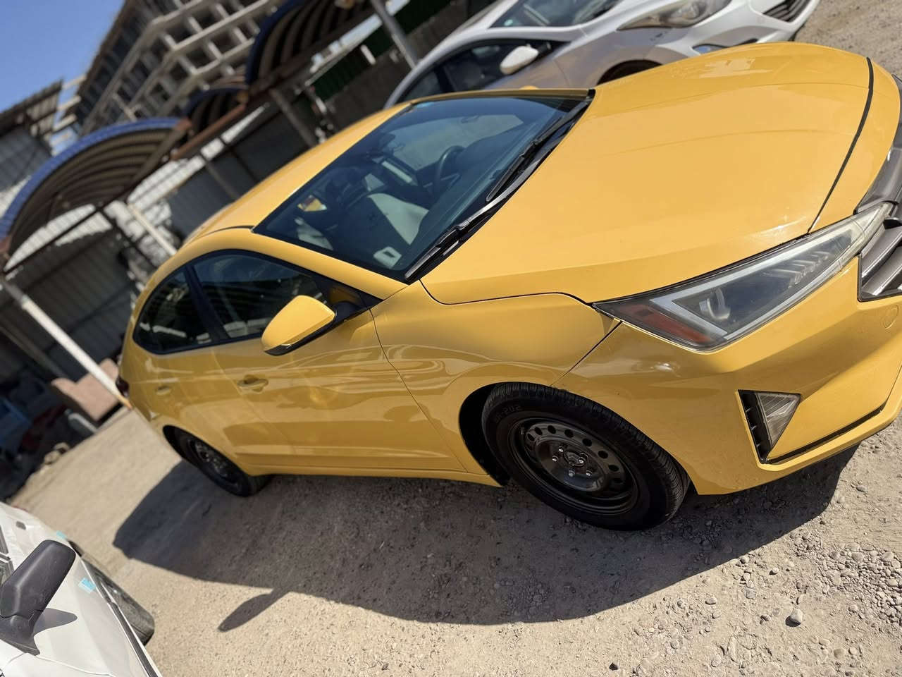 سلام عليكم
2020
النترا للبيع وارد امريكي حادث فقط جاملغ  وشويه من البنيد صور الحادث داخل المنشور بدون لغد شاصي 

مكفوله من لدواخل 

كير مكينه مكفول 

رقم بغداد بسمي 
سياره دوشمه جلد 

تخم تاير صدر جديد 

جاهزه  بل منشور وصور الحادث 

السعر  125 وبيه مجال اتصال ***********
