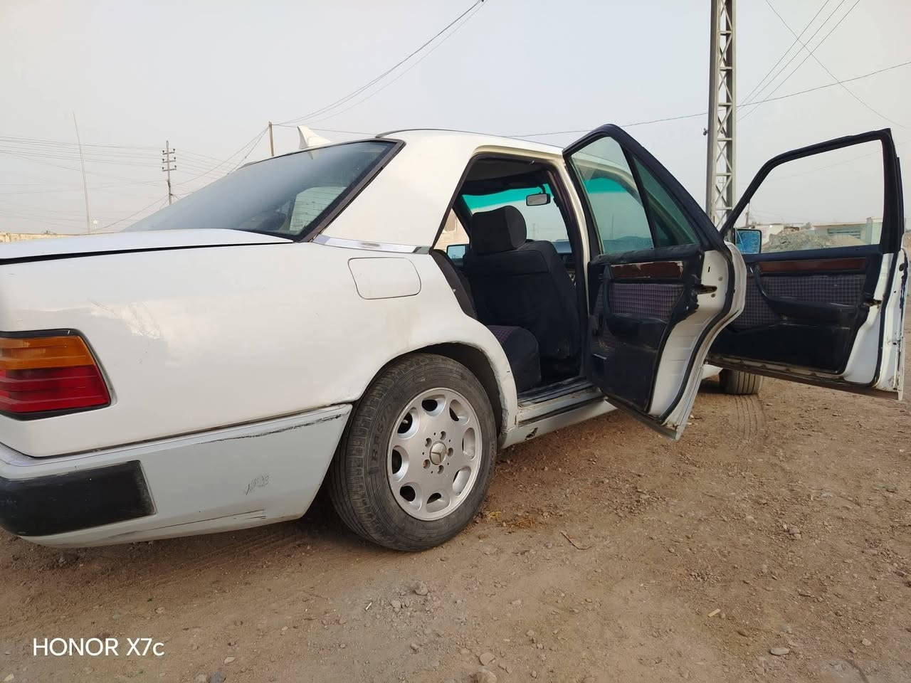 السلام عليكم
#سيارة للبيع او المراوس نوع
(#مرسيدس دب 300)

#المواصفات..

#موديل ١٩٩٠
#لون ابيض
#تخم تاير
#حدادية جديدة
#تبريد شغال
#مكينة وگير vvt ٢ ونص مجاول
#كهربائيات جاهزة
#غرفة جديدة

#الشرعيات..

#رقم #بغداد مشروع وطني
#سنوية ٢٠٢٨
#شرعيها موجود تحويل بعد الشراء مباشرة

#الموقع
#العمارة _ حي العسكري 

#السعر
(٣٨) ورقة قابل للتفاوض 

للاستفسار اكثر الاتصال على الرقم
*********** 

#محمد_الدراجي_لتجارة_السيارات
