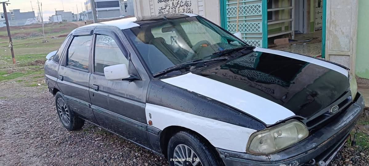 فورد سكورت موديل 1992 محرك نضيف جديد شادو ..  الدعامية الخلفية موجودة بس مشادها   سنوية إلى 2030 رقم مصطرة نينوى  بطارية جديده وياها كوبون  صاحبها موجود سعرها 18وبيه مجال للشراي   ( السياره ينرادلها مصرف ) الاتصال ***********
