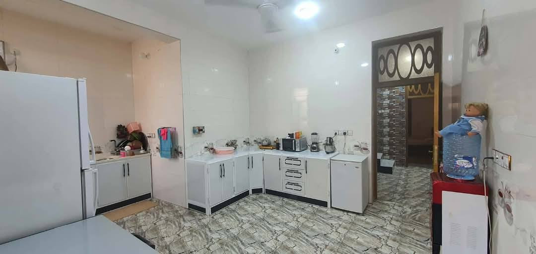 🌹.     السلام عليكم.    🌹

 🏠     #دار__للبيع   🏠

🌄🌅 #فضلا_وليس_أمرا_تابع_الصفحة_ليصلك_كل_جديد

🌐#الموقع : #موقع___مميز

🟥🟥#الدلالية____بذمة__الطرفين

#الحمزة الغربي ⬅️ المعارة  ⬅️ قرب بيت الحاج محمد كامل.

🟩 التفاصيل 🔻🔻

🟦النوع : طابو زراعي.

🟦المساحة : 217 متر .

🟦 البيت حديث ⬅️درجة أولى. 

🌌 البناء : طابوق والسقف صب كونكريت.

🌌 السطح مطبك⬅️  اشتاكير. 

🌌 جميع الخدمات متوفرة ⬅️قريب جدا على الشارع العام. 

⬅️⬅️التفاصيل   :👇

🌌🏞️ البيت متكون من طابق أحد ويحتوي على :

🌌 غرفة نوم عدد( 2) .

🌌 استقبال.

🌌صالة.

🟥مطبخ

🌌 صحيات داخلية  .

 🌌صحيات خارجية.

🟥#لانسمح_بنسخ_المنشور
👇👇
🔚🔚السعر ؛ اكتب تم⬅️  ويجيبك السعر على الخاص و بخدمتكم.
👇👇👇

للاستفسار اكثر يرجى زيارة مكتب دلالية الرياحين للعقار  

#الكائن الحمزة الغربي بداية  الحي العسكري على الشارع العام مباشر مقابيل المدارس قرب مكتب الأخوين للإنترنت. 
                         
               

  ☎️ الاتصال على الارقام الموجودة 

  ☎️                  ***********. 

  ☎️               ***********.

  ☎️               *********** 

☎️🌌للأعلان والترويج عن عقاراتكم يرجى مراسلة الصفحة أو مراسلة خدمة الزبائن واتساب. ***********☎️
