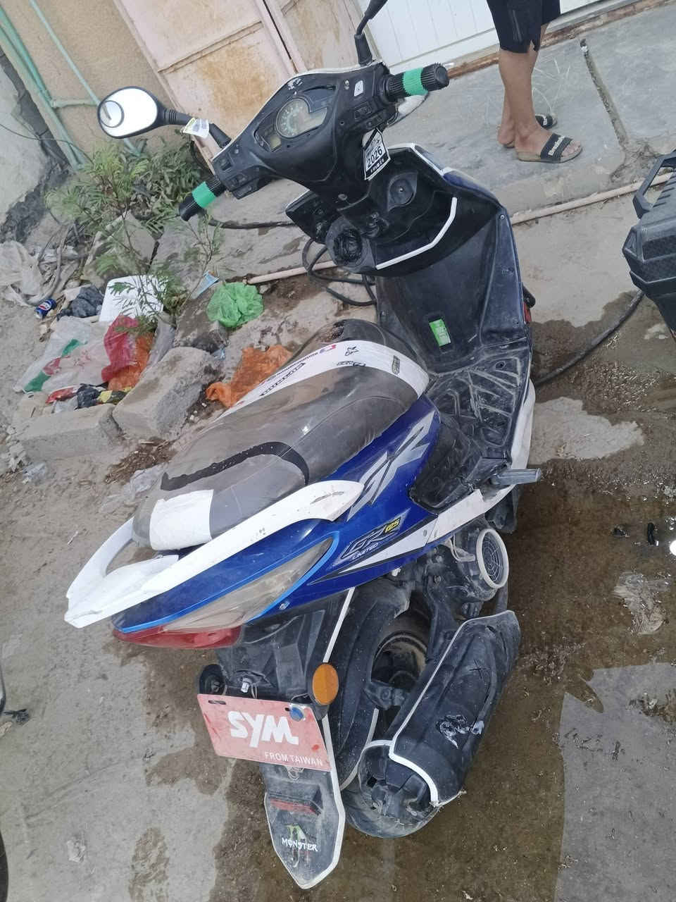 سلام عليكم هاي دراجه لبيع سعر 350 وبيهه مجال لعنوان رمادي يم لبوابه ***********

