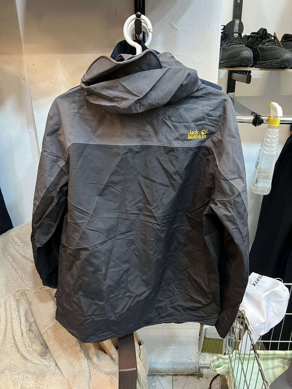 jackwolfskin
orginal
size _M
بەکار نەهاتوو
توصیل جمع
بالە غیر مستخدم
***********
