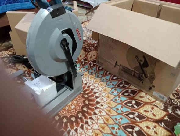 السلام عليكم اخوان عندي كتر بوش قطع بارد خديد 
ما مستخدم للبيع السعر (450$) دولار بيمجال العنوان بغداد 
رقم ***********
