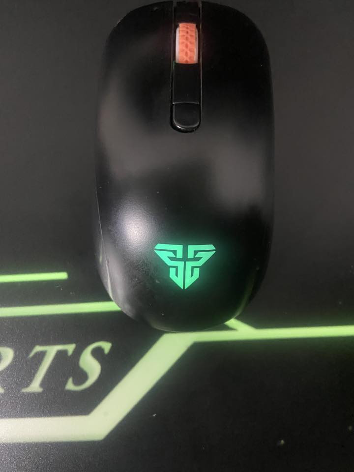 السلام عليكم تجميعه كيمنك مع كامل ملحقاتها 
الكرت 3060ti msi 
الشاشه 2k حجمها 27 ايسوس 
يوبي اس 1500 مبدل بطاريه جديده اصليه
المعالج رايزن 3600 
رامات 8 كيكا سرعه 3200 ثنين 
البورد ازروك B450 
M.2 128 كيكا للنضام 
HDD واحد تيرا 
بورسبلاي 500w 
الملحقات ماوس فانتك 
  وكيبورد ميكانيكي
 وباد ماوس
  ويده مال اكسبوكس
 وسماعه وايرلس
وميز 120*60 RGB 
وكرسي
التجميعه كامله ومابيها اي مشكله حرفياً تشد وتلعب كبل 
السعر مليون ونص


**إذا كنت صاحب هذا الإعلان وتريد حذفه لأي سبب، رجاءا أرسل رسالة إلى الدعم الفني**