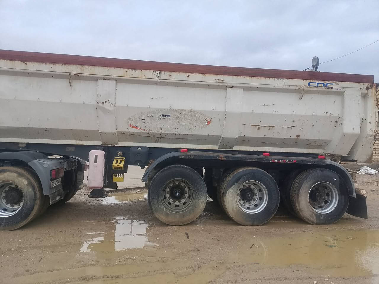 سلام عليكم عربانة للبيع سي ان سي قلاب دناكير 14 فصل وربط تخم تاير مزوج ***********
