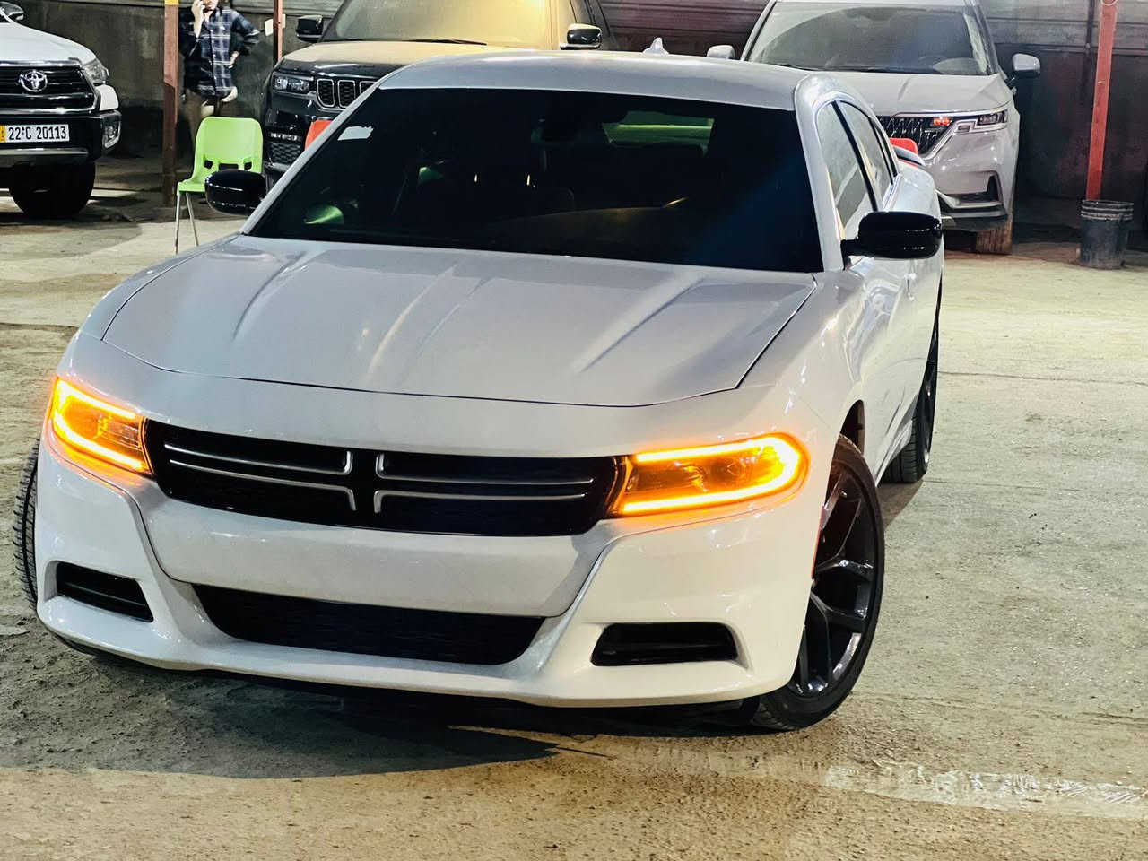 السلام عليكم
دوج جارجر موديل 2023  اصل حره بدون ارقام منفيس بأسمي تترقم جميع المحافظات وارد أمريكي حادث بنيد تبديل فقط وبيها خشوم الجاملغات كد شبرين شاصي لغد مكفول وصور الحادث بالمنشور 
مواصفاتSXT معروفه كشنات حضن مخمل حساسات شاشه كبيره تحكم ستيرن مكينه وكير جديد محرك 6 سلندر وباقي المواصفات معروفه 
مكان السياره البصره قضاء القرنه 
للاستفسار الاتصال/ ‭0788 498 6898
