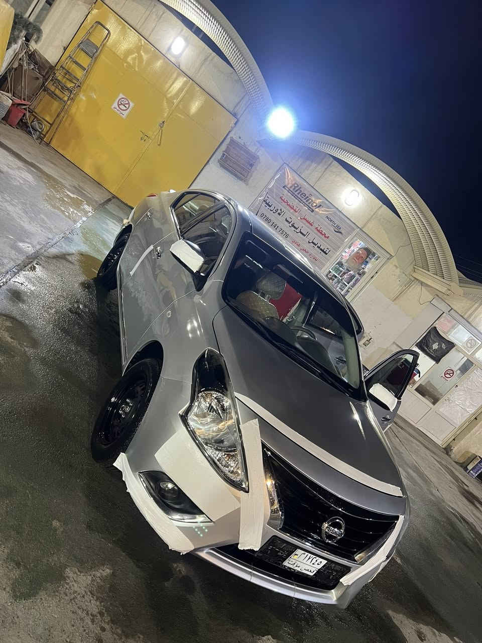 سياره نيسان 2023 هندي فحص مؤقت سياره جديده ضررها الجنطه فقط. بدون اي تبديل بارد باب الصدر ماشيه 40 سياره حره 
المكان/ناصريه مركز 
الرقم والاستفسار***********
