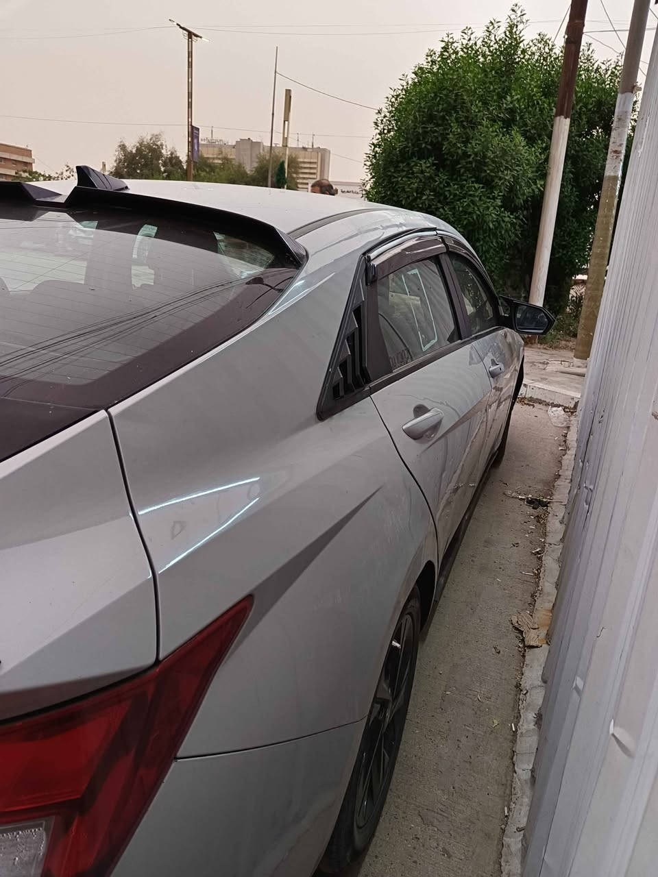 السلام عليكم من رخصة الادمن 
سياره النترا موديل ٢٠٢١
فول مواصفات
حادث باب وجاملغ ايمن 
رقم الهاتف ***********
المكان بغداد الصالحية Colombo, Sri Lanka
