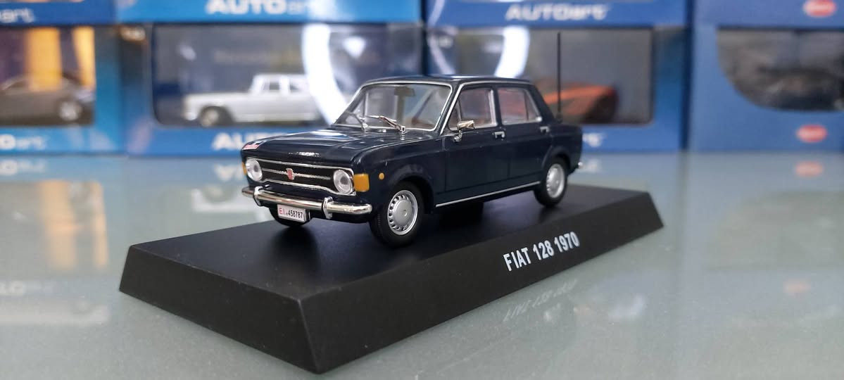 FIAT 128  1/43
Messenger only


**إذا كنت صاحب هذا الإعلان وتريد حذفه لأي سبب، رجاءا أرسل رسالة إلى الدعم الفني**