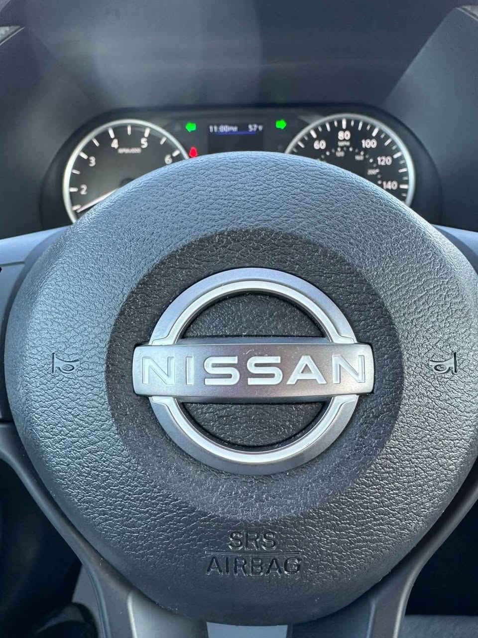 السلام عليكم 
نيسان سنترا ابيض وارد امريكي بغداد رقم وهزه جديد السياره كلش جديده استخدام شخصي ماشيه قليل مديل  2024 حادثه باب سايق مبدل مواصفات اعتياديه السعر 152 وبيه مجال مكان السياره نجف استفسار خاص او اتصل ***********8 النجف, العراق
