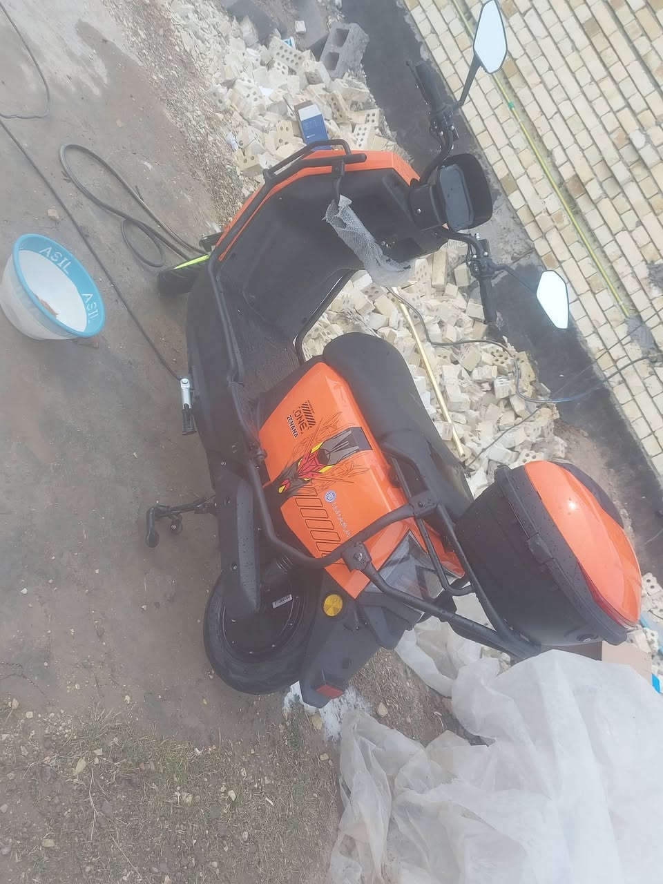 السلام عليكم للبيع دراجه شحن قبل 15يوم شتريتها بس هسه عتازيت واريد ابيعها عارضها 850وبيها مجال مكاني ابوغريب ***********
