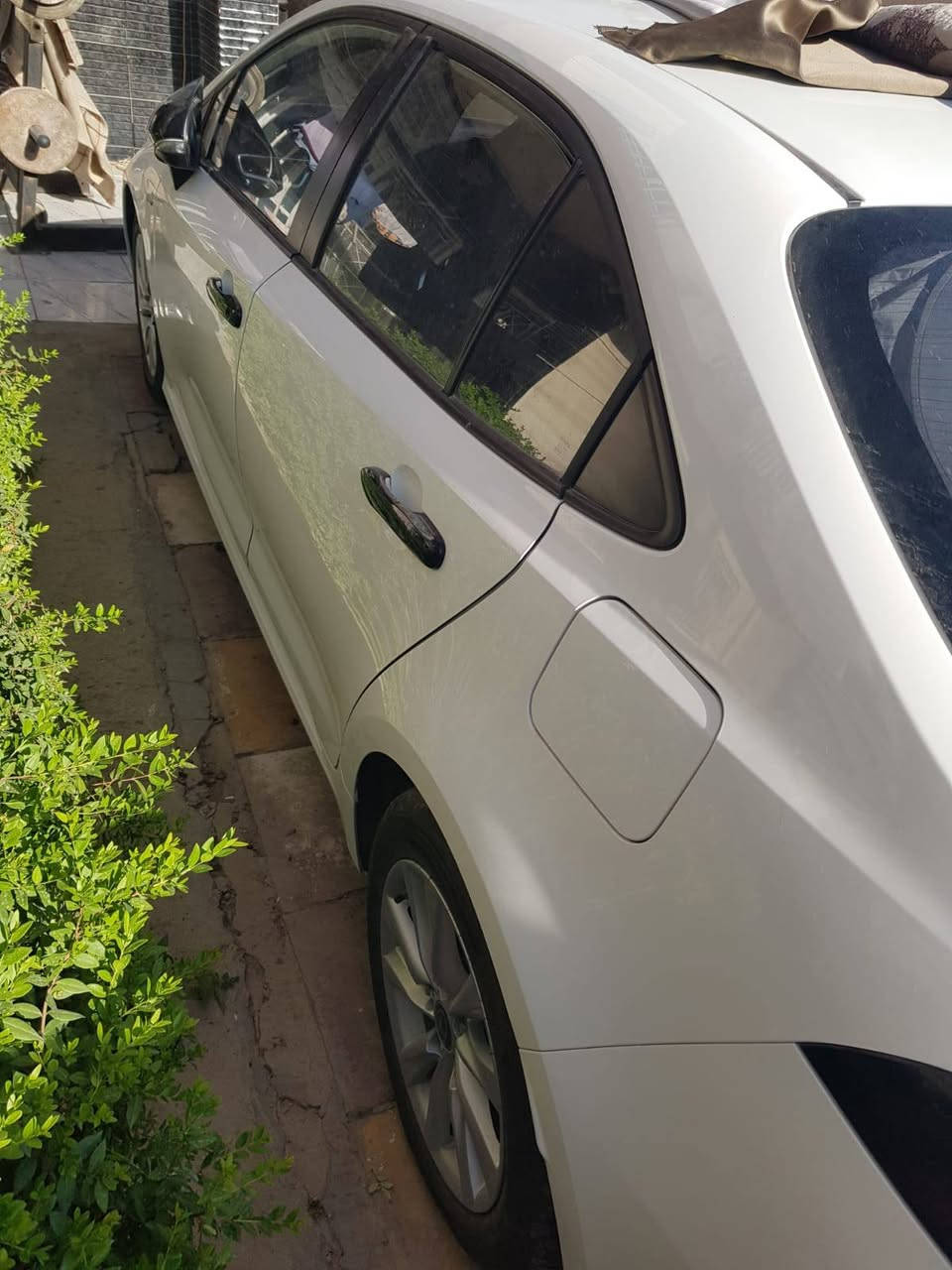 سلام عليكم 
للبيع | تويوتا كورولا HEV موديل 2025
🚗 الموديل: 2025
📍 الممشى: 4,500 كم فقط
⛽ النوع: هايبرد (HEV) – اقتصادية جداً بالوقود
🎨 اللون: أبيض
✅ السيارة بحالة الوكالة، استخدام خفيف جداً، ولا تحتاج أي مصروف.

المواصفات:

مكينة وجير وشاصي بحالة ممتازة

تبريد ممتاز

داخلية نظيفة جداً

إطارات بحالة الوكالة

جميع المواصفات تعمل بكفاءة

ملاحقة {سيارة مطلوب لمصرف} 

💰 السعر: 140 قابل للتفاوض بالمعقول بعد المعاينة.

📞 للاستفسار أو المعاينة يرجى التواصل على هذا رقم ***********
