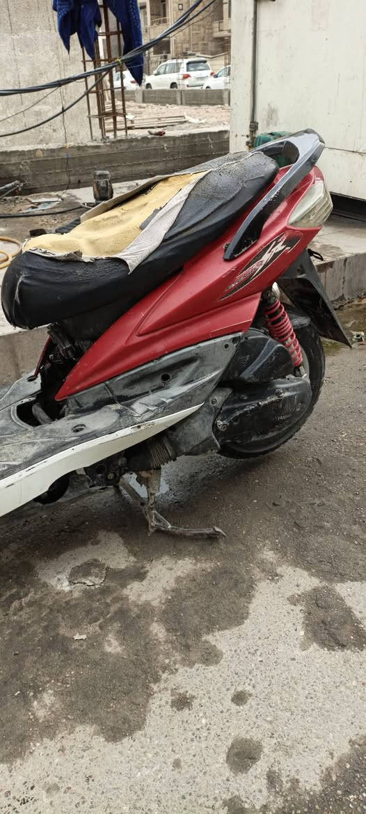 سكنس فحل ابيع كوم حديد مكينة ناعمة بس بيها تبخير ونقص باتري صالنصة ام الوزة كلش قوية بريكاتها دبلاتها جدد نكرة هندر وصافية سعرها 350 للتواصل *********** مكاني الاعظمية لحد يدخل خاص يكول شبيها
