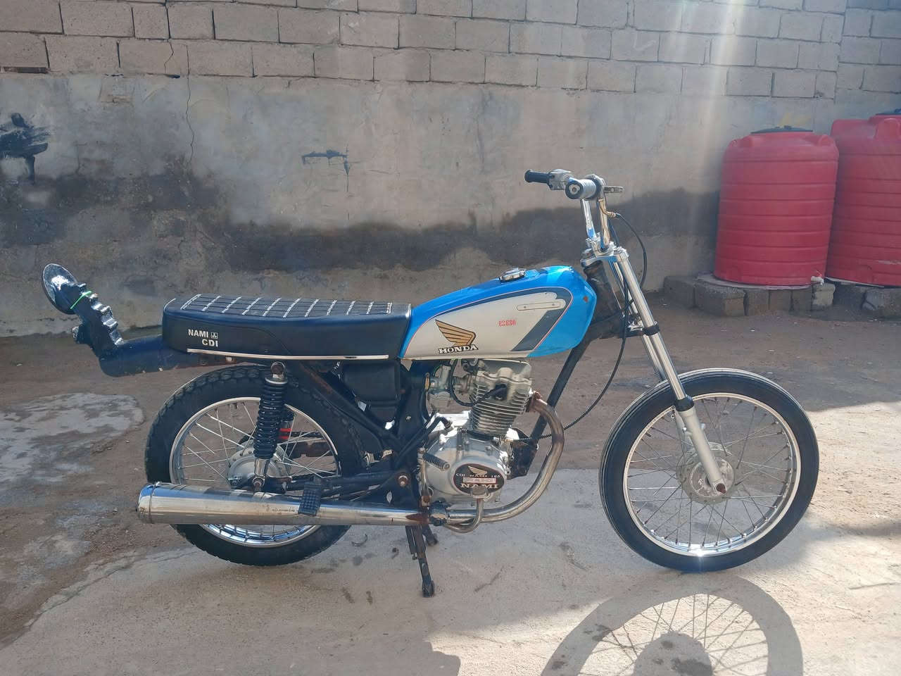 دراجه نامه للبيع مكينه مفتوحا
كلشي بيه جديد توني شاده 
السعر عل خاص
***********
