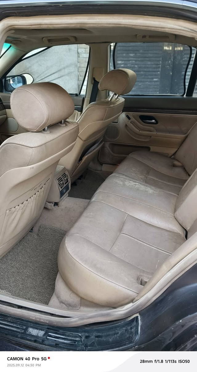 E38 740 موديل 1997  رقم واسط
السعر ٥٥ 
المكان، بغداد الدورة
***********
لتكلي شبيهه ما بيهه تعل شوف السيارة عجبتك اخذهه ما عجبتك عوفهه
