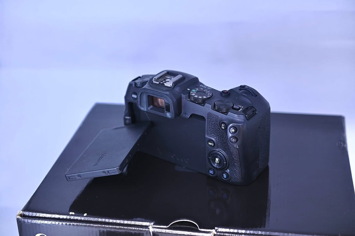 Canon EOS RP for Sale! ⚡
كاميرا فول فريم، خفيفة، ونظيفة جداً.
✅ بطاريات3 وياهة
✅ تصوير 4K
✅ شاشة متحركة
✅ نظافة 100/95
السعر والتفاصيل عالخاص 📩.
***********
