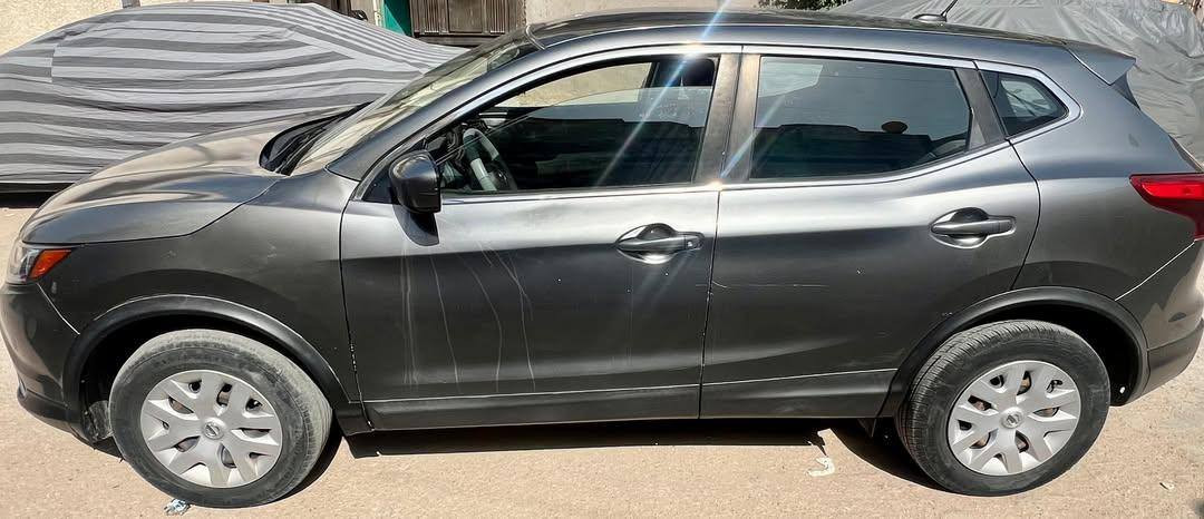 السلام عليكم

للبيع فقط
🚘 نيسان روج 2019 فئة S
🔹 محرك 2000cc
🔹 تشغيل سويج
🔹 مثبت سرعة

📌 المواصفات والحالة:

- حادث جاملغ
- البيند مبدل فقط بدون شواصي
- بدون لغد وبدون صبغ
- باقي السيارة راجع عالبارد
- طخة بباب السايق
- شخوط بسيطة بالباب الخلفي
- الإيرباك: دركة ودشبول فقط

📏 الممشى: 57 ألف كيلو (مو ميل)
📈 قابل للزيادة البسيطة

السيارة على إيدي وما متعبة، والبنزين كله محسن، وتجي وتشوف بعينك 👍

📍 مكان السيارة: السماوة

💰 السعر: 124 وبيه مجال للشراي

📞 للتواصل: ***********
📲 واتساب موجود
❌ غير متواجد على الفيس
