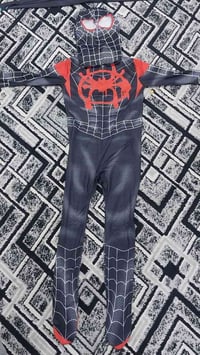 اكو لبسة 2عدت  سبايدرمان يلبس من عمر 10إلى 12 )07734311249