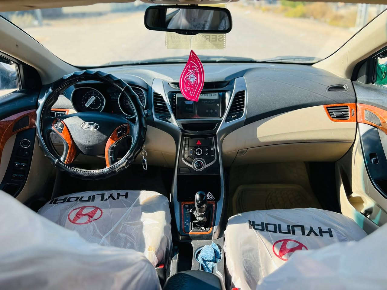 سلام عليكم النترا خليجي 2016 فول مواصفات 1/1كير ومحرك وحداديه كفاله تخم تاير جديد محرك2000دوش
قطعه وحده صبغ بدون دواخل الباقي الكفاله  السياره شرط السونار ابيعك رقم بغداد السياره سنويه ال2028
السعر127وبيها مجال 
الاتصال***********
مامتواجد بلخاص 👆👆
مواصفات السياره 
فتحه سلايت 
شاشه 
تحكم استيرن 
تبريد قطعتين
اشاير بلمري
ويل كروم
