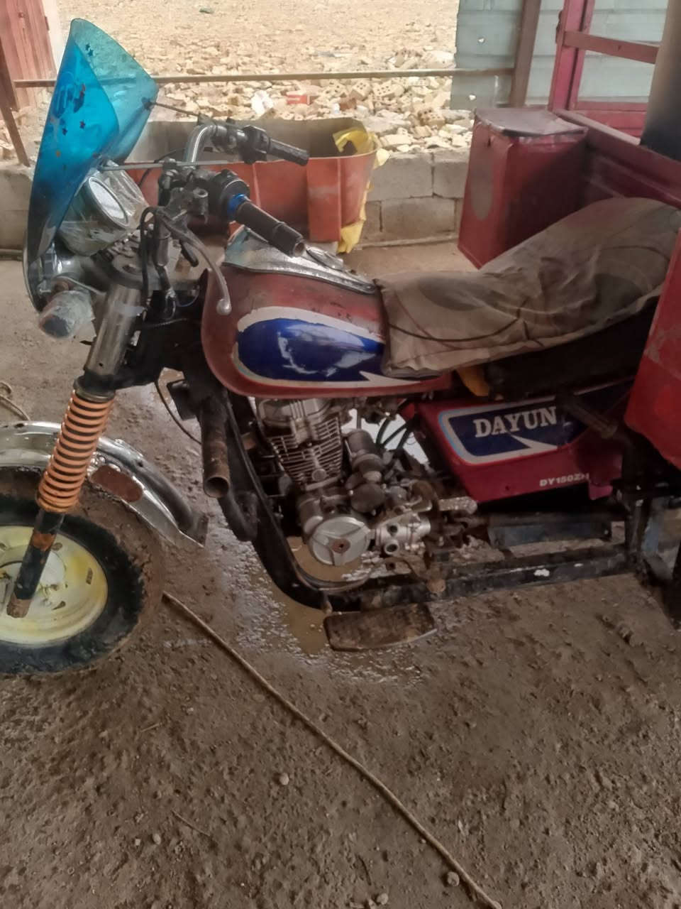 سلام عليكم ستوته دايوان مديل 16اوراق كامله شغاله خير من الله عوزه بس باتري ضفيره جديده صدر جديد سعر750بغداد
***********
