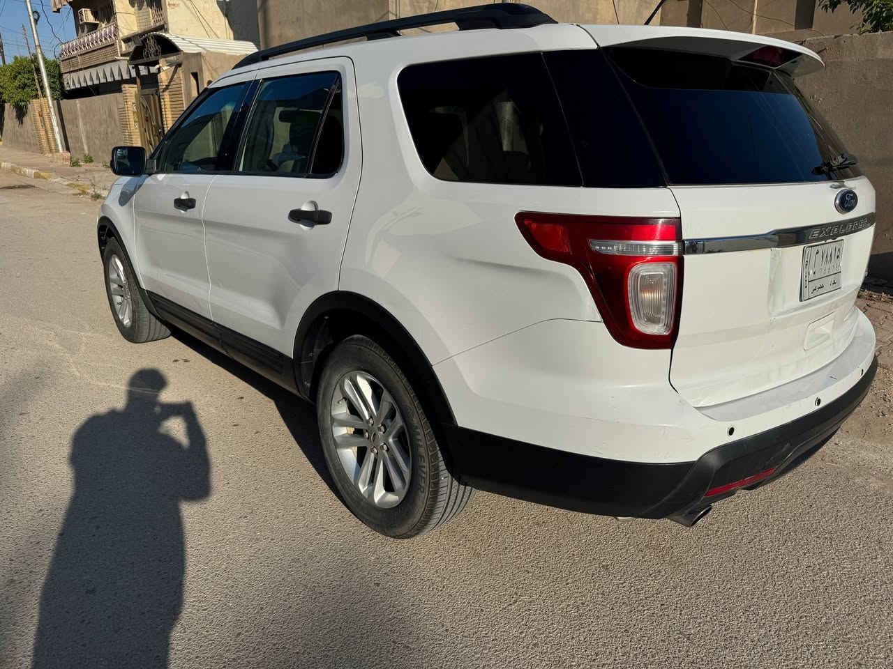 السلام عليكم 
فورد اكسبلور للبيع مديل 2013 وارد
حادثها بنيد تبديل بلادي وباب الخلفي مصبوغ 
وشبر بقبق الجنطه  فقط
رقم بغداد سنويه جديده مواصفات الاعتياديه
سياره استخدام شخصي على ايد وحده 
السعر 140 وبي مجال 
***********
