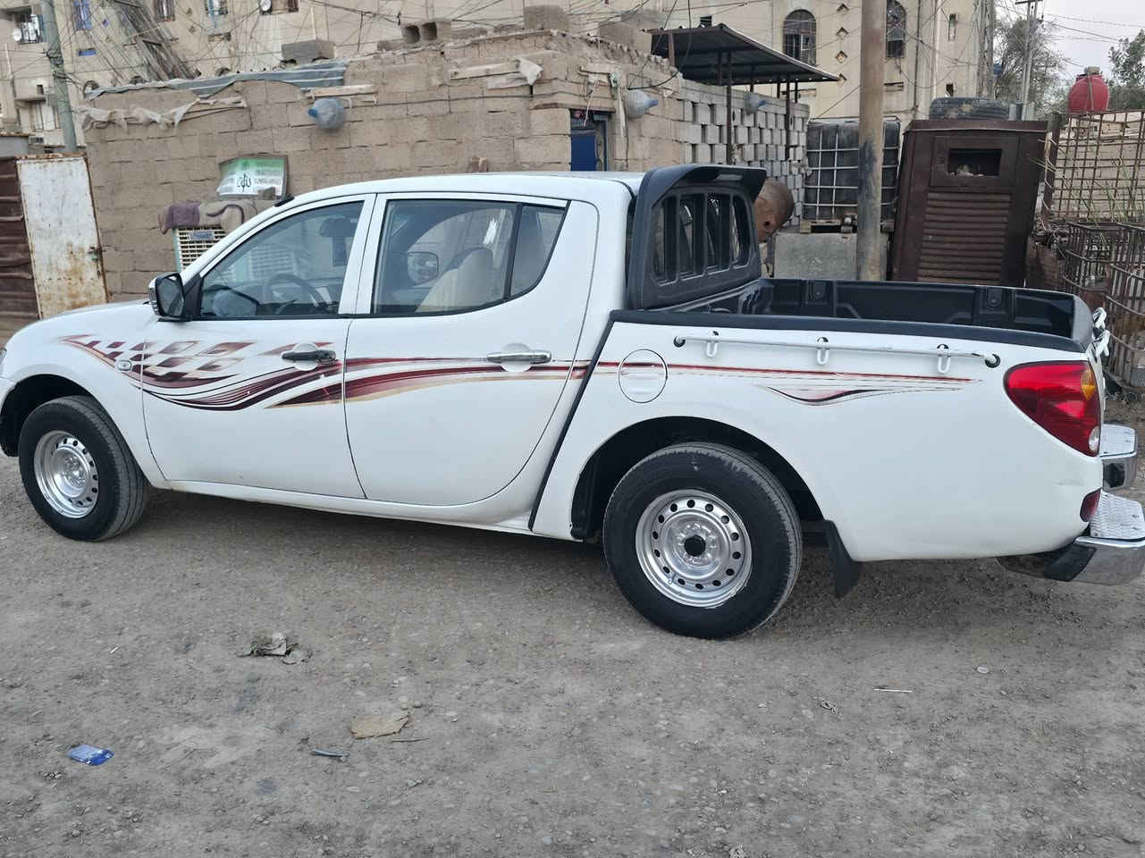 السلام عليكم
بيك اب ميتسوبيشي L200 موديل ٢٠١١رقم بغداد الماني..
السيارة بااسمي 
تخم تاير كير مكينة حدادية تبريد بيها سونار 
سعر 85 ورقة بيها مجال  إذا مو شراي، لا تتصل
مكاني العمارة / ***********
