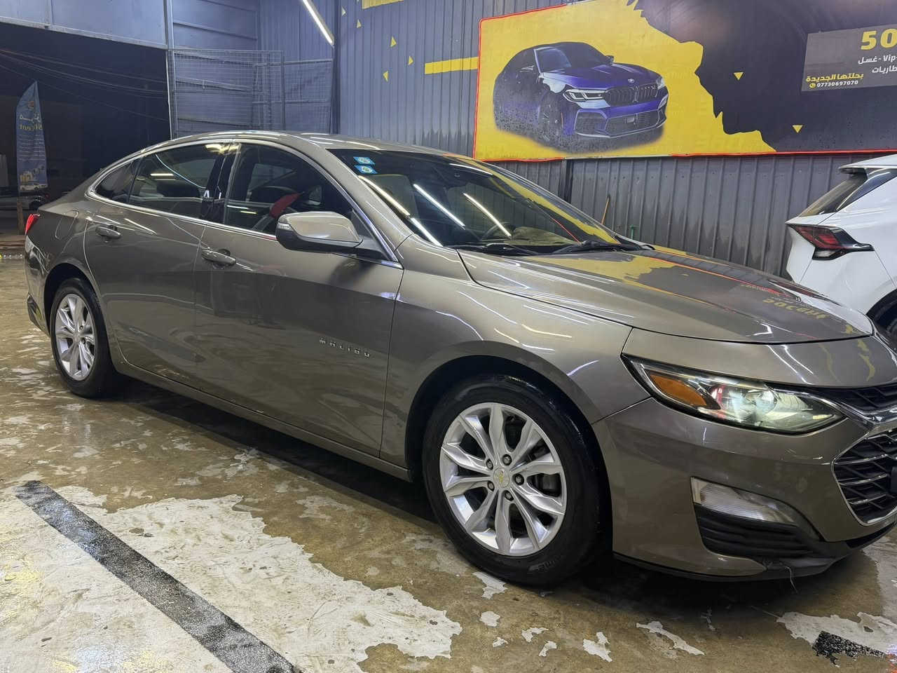 ماليبو موديل 2020
السياره مواصفات LT
بصمه بيبان
تشغيل عن بعد
تبريد قطعتين
فول عده الفتحه 

حادث السياره دعاميه إماميه وغشم البنيد 
السياره جديده 
بدون شاصي ولا لغد كير مكينه كفاله 

ماشيه 54 الف 
السياره باسمي تحويل ثاني يوم 
رقم بغداد 
عنوان السياره بغداد 

الاستفسار 
 واتساب أو اتصال ***********
