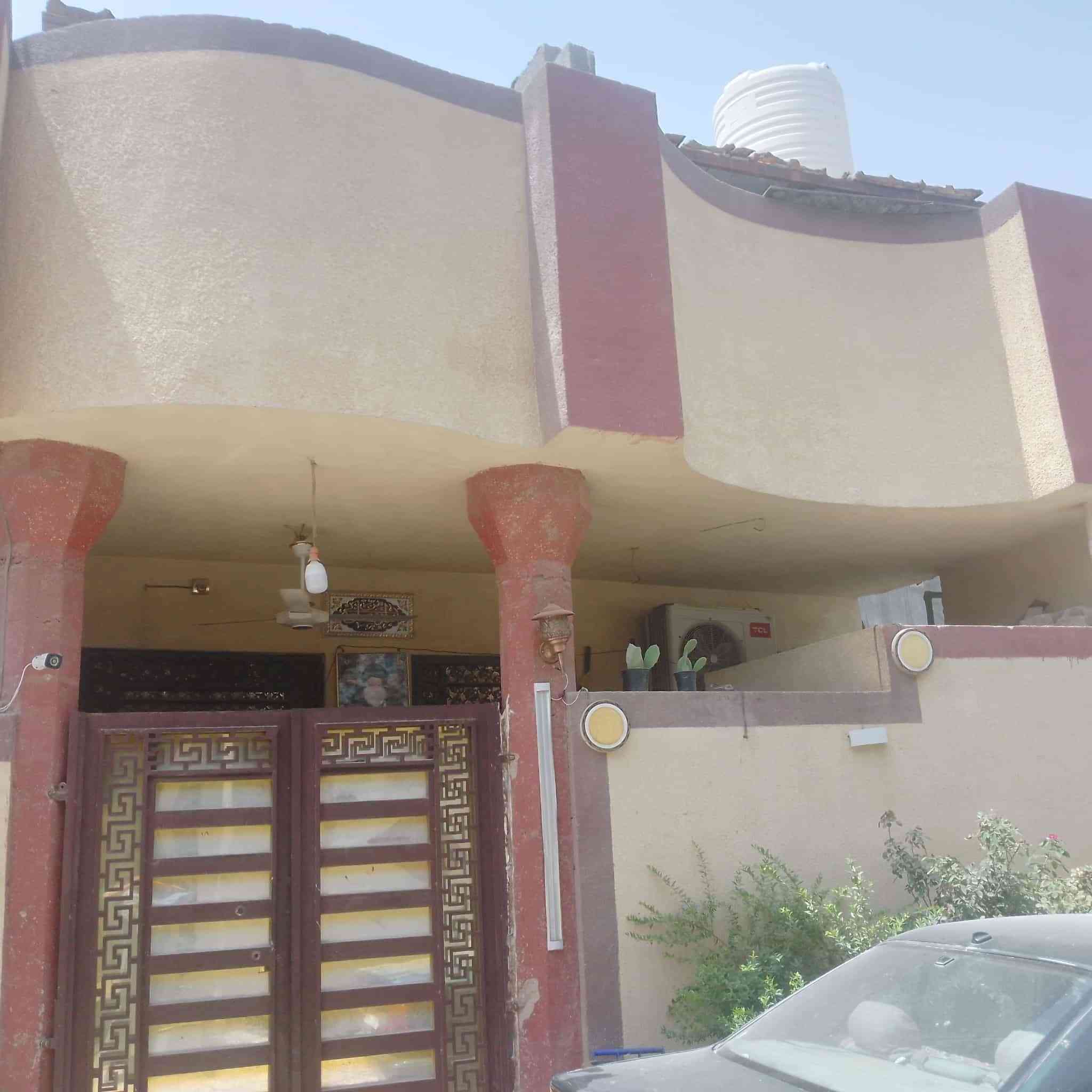 بيت للبيع ١٠٠طابقين يحتوي على ثلاثة غرف 5في٤وستقبال وصاله وصحيات داخلية وخارجية زراعي سند ٢٥الحرالسواده ***********السعربيع مستعجل ٦٢
