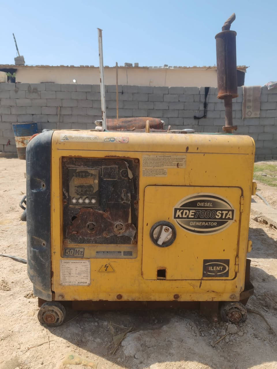 مولده كامه كاز للبيع شقاله نكره سلف عوزه بس ملف محرك شغال ***********     سعر 250
