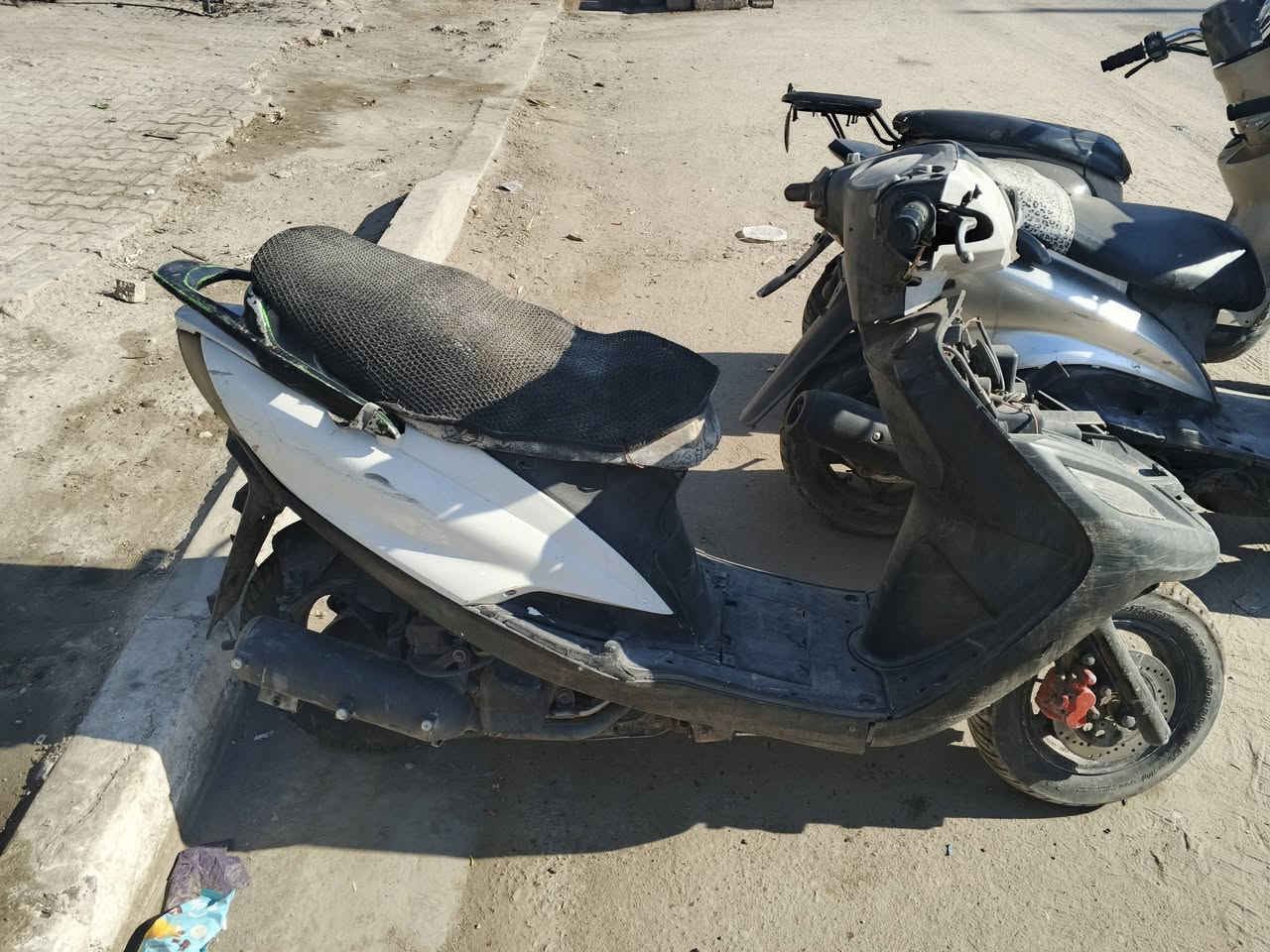 سلام عليكم
ماكس 140 للبيع شغالة ناعمة محرك مكفول نواقصهة باتري وكشن شغالة هندر بكل وقت السعر 150 مكان بغداد البياع ***********
