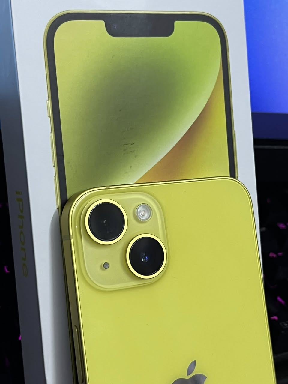 🛑ايفون 14 عادي  للبيع 📱🛑
اللون اصفر  
الذاكرة ⚙️ 128Gb 
البطارية 🔋 90%
الجهاز نظيف علي ايدي ما مفتوح وتر بروف نظافة 100% زلغ مابي
الباكيت موجود وكالة ماستر 
 الجهاز بي لاصق حمايه 
💵السعر 670 الف و بي مجال للشراي💵
التوصيل مجاني لكل المحافظات🚚✅


**إذا كنت صاحب هذا الإعلان وتريد حذفه لأي سبب، رجاءا أرسل رسالة إلى الدعم الفني**