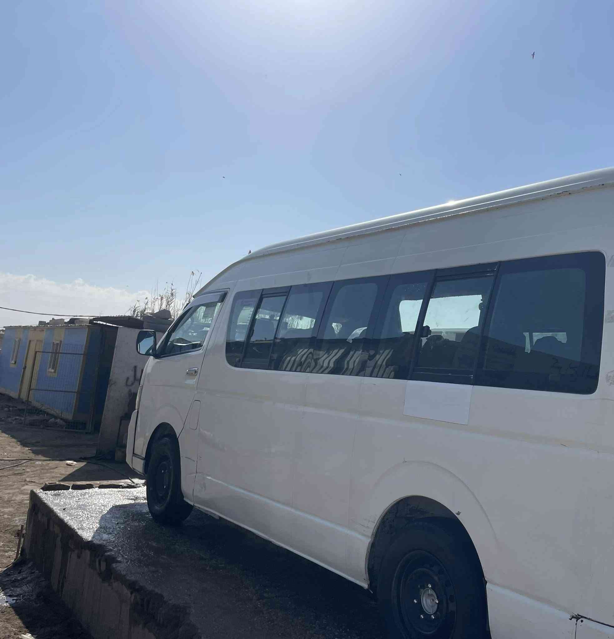 تيوتا هايسه2011
رقم بغداد 
كير و اكسل جديد 
تخم تاير صدر جاهز 
مكينه بيه  خيط تبخير 
مكاني ديالى جديدة الشط   
للبيع فقط  السعر 160 
رقم ***********
