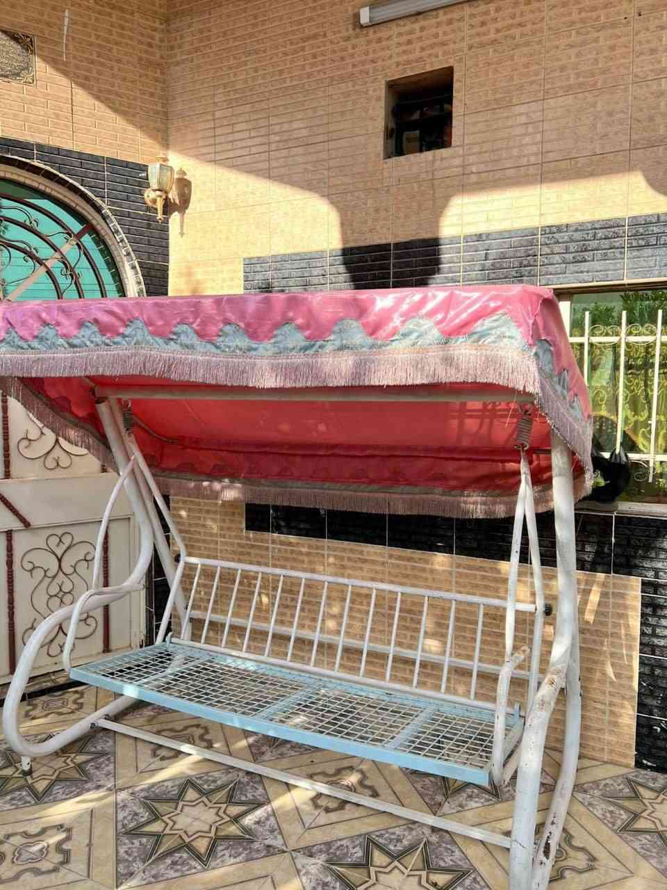 مرجوحة (قنفة) للبيع - بحالة ممتازة وقوية 🌸
لأهل كركوك الطيبين.. اللي يدورون راحة بال وقعدة حلوة بالحديقة أو الطرمة، هذي المرجوحة لقطة!

المواصفات: المرجوحة قوية حيل وتتحمل أوزان، مو من هذا النوع الخفيف.

النظافة: مثل ما تشوفون بالصور، الفرش مالتها نظيف وألوانها حلوة ومرتبة.
ملاحظة للأمانة: تحتاج بس لمسات صبغ بسيطة بجم مكان وتصير عروس وترجع جديدة 100%.

السعر: 150 ألف دينار (سعر نهائي وقفل).

📍 الموقع: كركوك - حي الواسطي.

📞 للتواصل والاستفسار:
***********
***********
أو مراسلة الحساب مباشرة.

💢💢ملاحظة الفرشة ما تجي وياها هذي صنع منزلي💢💢

المرجوحة قوية وتعيش وياك عمر، اللي يلحق عليها بالعافية عليه! 🌹
