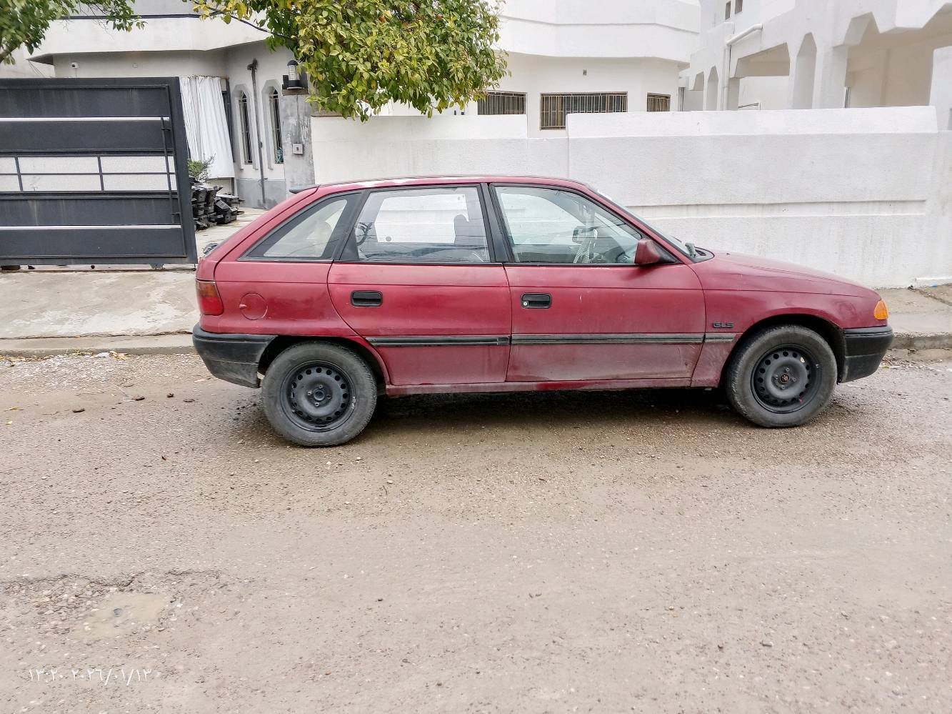 السلام عليكم اوبل استرا موديل 1992 رقم كركوك مشروع وطني لغايه 2029 يوجد دفتر بنزين سياره نظيفه راديتر جديد باتري جديد تخم كدام جديد كهربائيات كله شرط