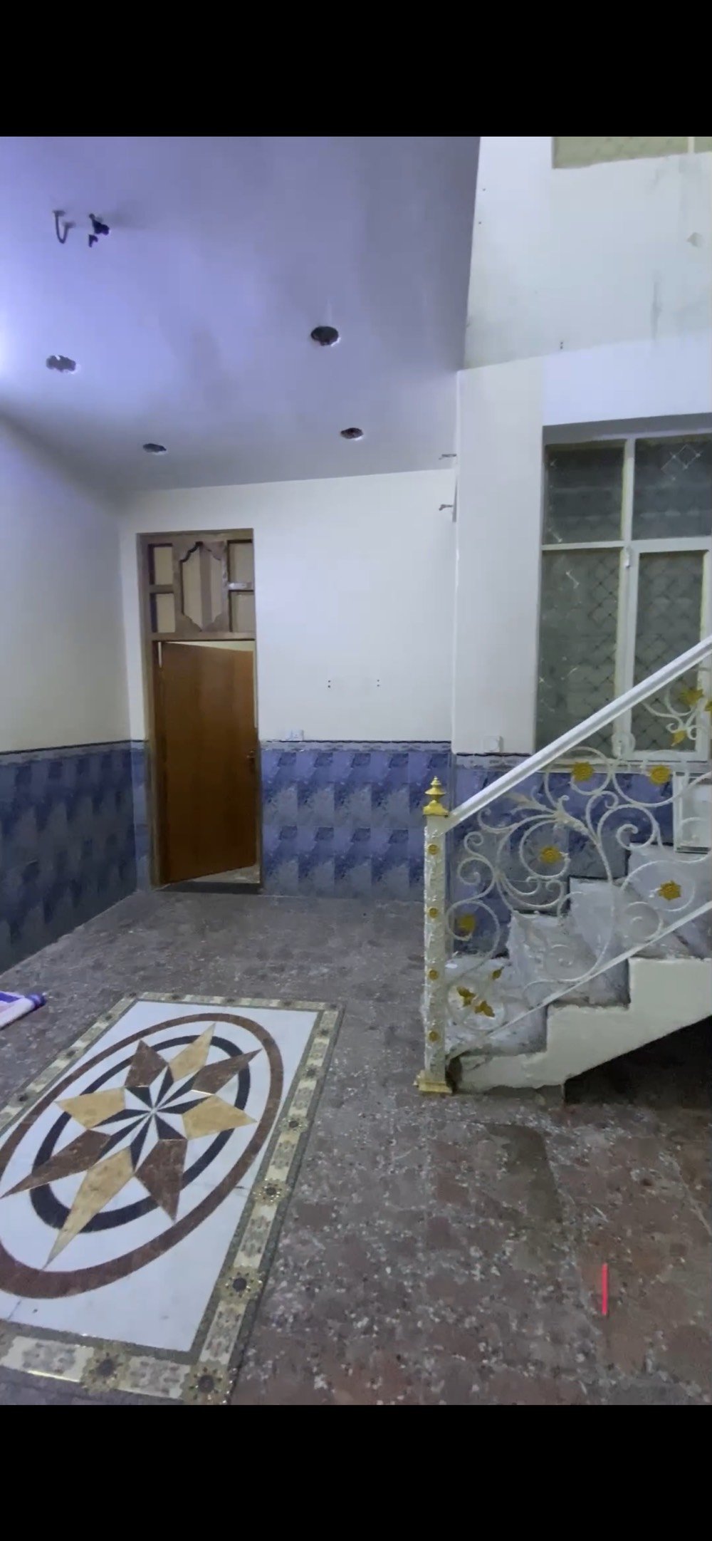 📍 بيت للبيع طابو صرف بغداد | رئاسة العبيدي– شارع عشرين-الشارع المقابل سنتر المصطفى فرع صيدلية الفيحاء قرب ابو احمد المختار 

▪️ المساحة: 100 م² طابق ونص(5*20)

كراج ، صحيات خارجية ، استقبال ، ممر جانبي ، مطبخ حار وبارد ، صالة عدد 2 ,مساحة درج  ، غرفة عدد 2 , سطح 

▪️ بناء حديث كامل المواصفات ارضية 
كاشي وسيراميك وشتايكر

▪️ البيت جاهز للسكن



✨ موقع مميز داخل مربع راقي وهادئ 

✨ المنطقة كاملة الخدمات (ماء، كهرباء، مجاري,تبليط،انترنت،خدمة تفريغ النفايات )

✨ على شارع وليس فرع

السعر ١٣٥ 

للتواصل ***********
