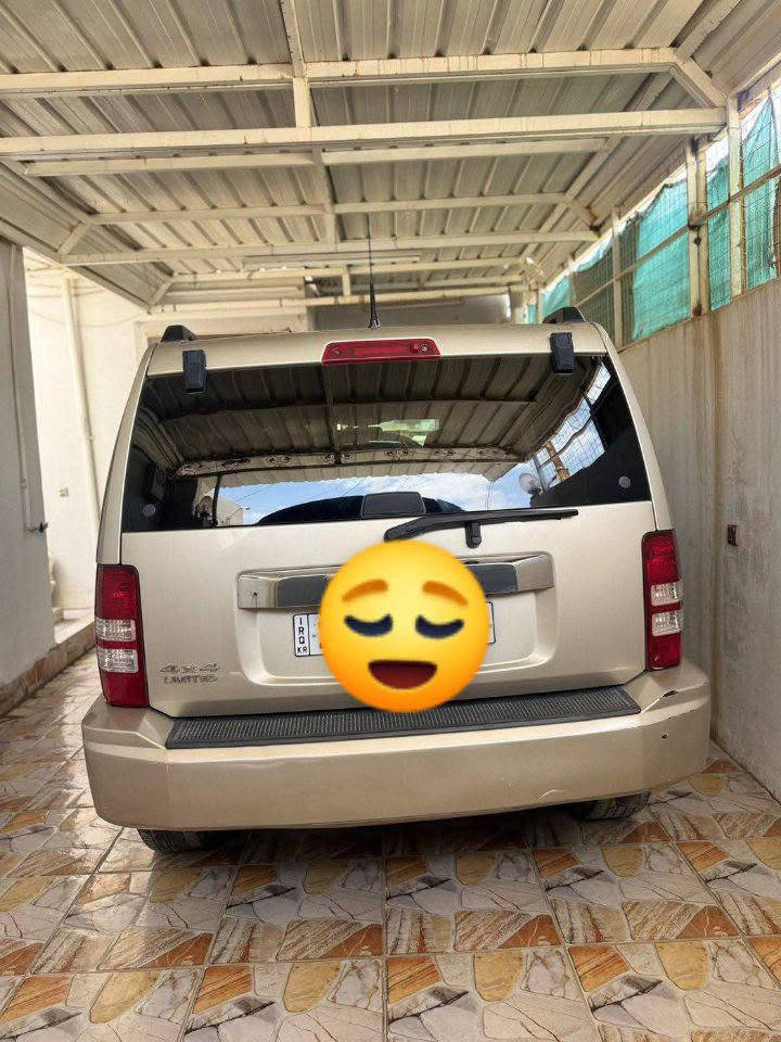 کوردی و عربی.
سڵاوی خواتان لێبێت🤍      سعر 105 و معامەلە
جێب لێبرتی
Limited
مۆدێل 2011
گێڕ و مەکینە بە شەرت 
یەک دەرگای بۆیاغە
ڕەسمی سۆنەریم داناوە
3.6  V6
..........................
دەبڵ گێر
دەبڵ ئەکسلی قورس و سوک
ناو قەیسی 
کوشن جڵد
چوارجام کارەبا
ئاوێنە کارەبا
کوشن هیتەر
کوشن خەزن
تحکوماتی سەر سوکان
Downhill Assist Control داونڵ ئەسیست
تراکشن کۆنتڕۆڵ 
ABS
ڕەقەم سلێمانی سەنەوی تا 28 تازەیە
بەشەرتی تەحویل بەناو خۆمانەوەیە. 

........عربی 
​السلام عليكم 🤍
​جيب ليبرتي (Limited) موديل 2011
السعر: 105 ورقة وبيه مجال بسيط
​المواصفات:
​المحرك: 3.6 V6 (مكفول گير ومحرك).
​الدفع: دفع رباعي (دبل گير) مع خاصية الدبل الثقيل والخفيف.
​الداخل: لون قيسي، كشنات جلد.
​الكماليات: أربع جام كهرباء، مرايا كهرباء، كشنات تدفئة، كشنات خزن.
​التحكم: تحكم ستيرن (تحكمات كاملة).
​الأنظمة: نظام نزول المنحدرات (Downhill Assist Control)، نظام التراكشن (Traction Control)، ونظام الـ ABS.
​معلومات إضافية:
​حادث السيّارة: باب واحد فقط مصبوغ (موجودة صور السونار).
​الرقم: سليمانية، والسنوية مجددة لغاية 2028.
​السيارة جاهزة وبشرط التحويل باسم المشتري.


**إذا كنت صاحب هذا الإعلان وتريد حذفه لأي سبب، رجاءا أرسل رسالة إلى الدعم الفني**
