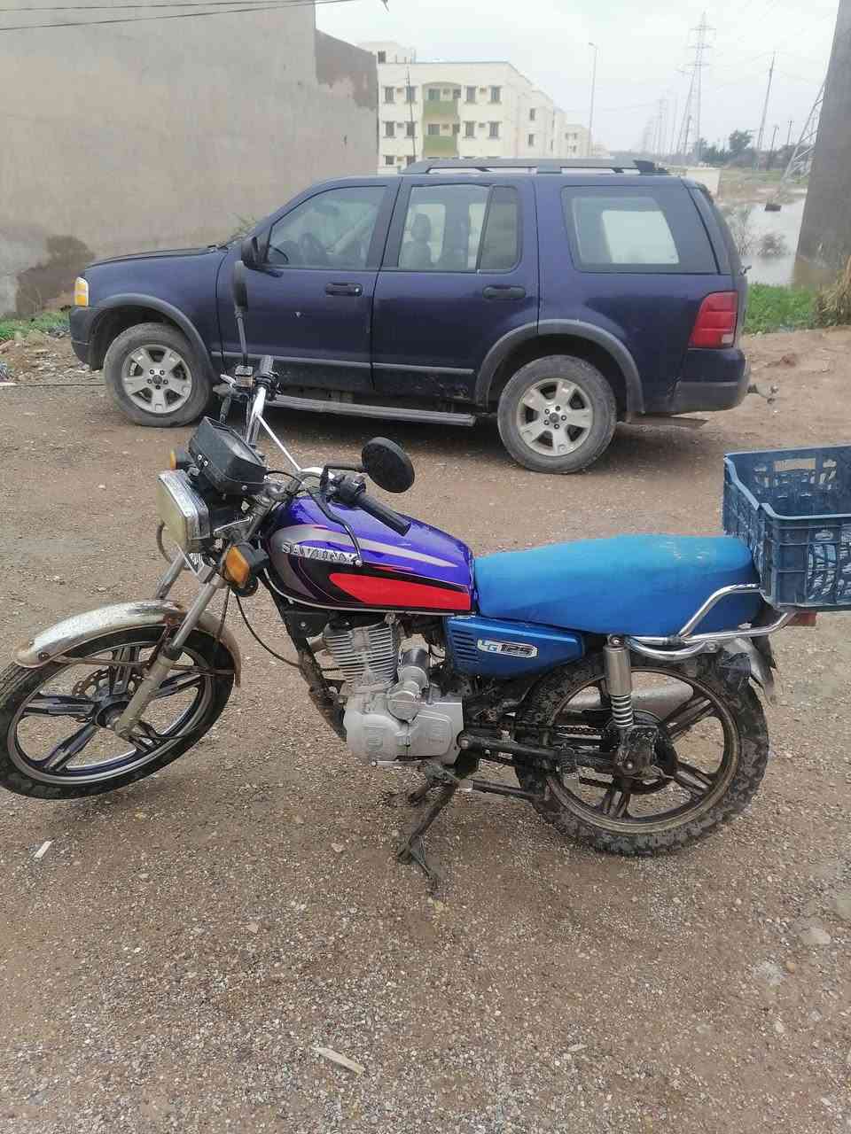 السلام عليكم دراجه سيفان للبيع  موديل 2021 
أوراق كامله الدراجه كامله سعر 390 بيه مجال مكان ديالى الغالبيه رقم ***********
