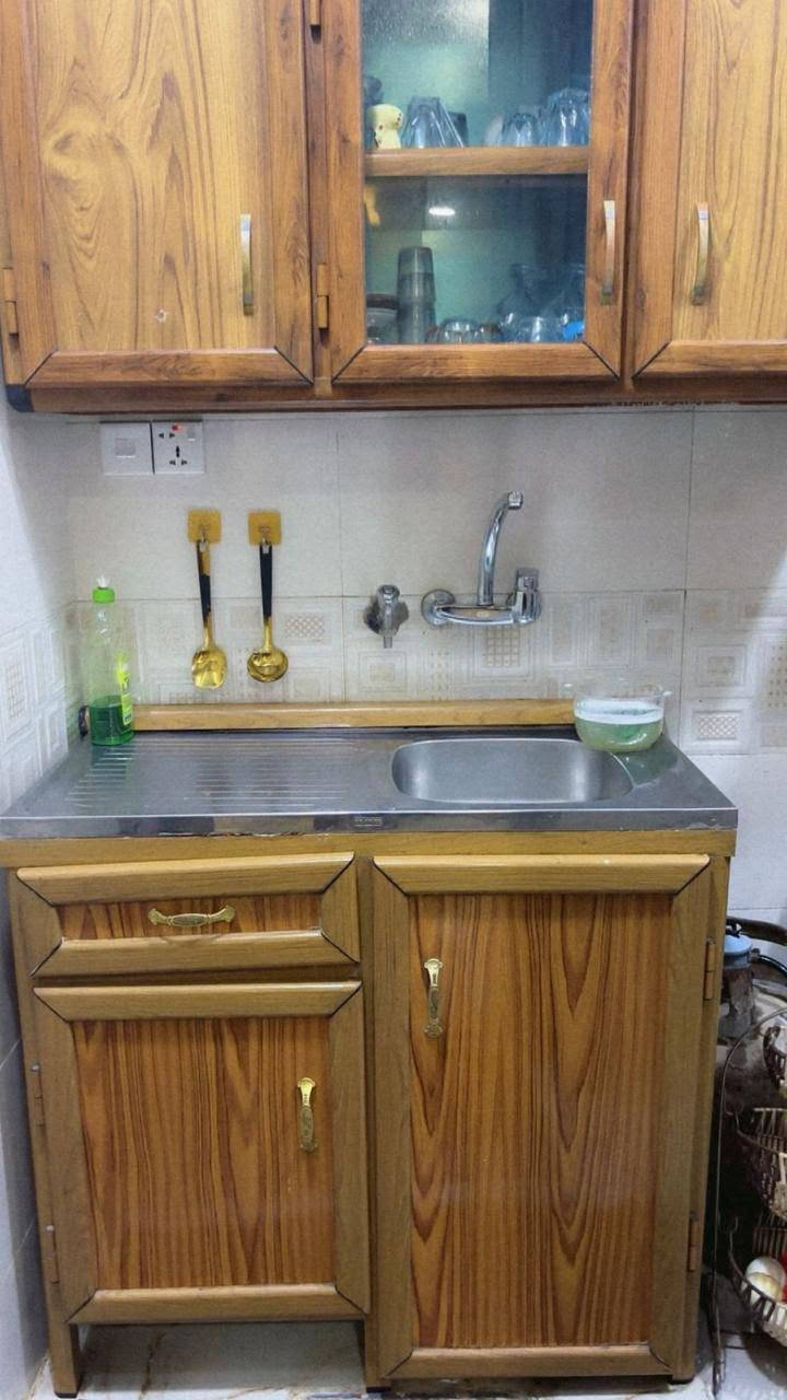 للبيع  كلهن ب٣٠٠ الف بالدورة سوق الاثورين الاتصال *********** مع الساحبه
