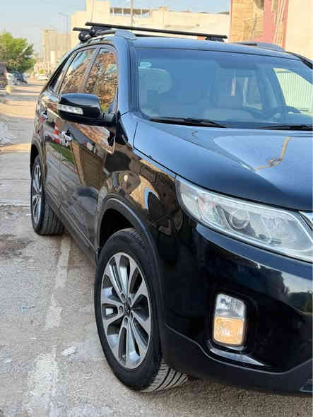 سورنتو موديل 2015 خليجي  للبيع او المراوس ب احدث منها وانطي فرق (***********)
مكفولة كفالة عامة من صبغ والحادث
فقط بيها بارد مكانين والسونار موجود
رقم اربيل 
محرك 4 سلندر 2400 دوش

مواصفات فول بس بدون وبانوراما
بصمه تشغيل 
بصمة بيبان
بصمة صندوق
لد أمامي 

حساس امامي 
حسلس خلفي

داخل صاج
استيرن صاج 
بلوتوث
بردات بلادي
7 راكب 
3 قطع تبريد 
تحكم ستيرن 4 جهات 
 
مري شفط 
اشاير مري
كاميرا بلاد وشاشة بدشبول
ويل كب 19
علما سيارة جديده مابيها نقص
مكاني  بغداد حي الجامعه  السعر 165 وبيها مجال بسيط بغداد
