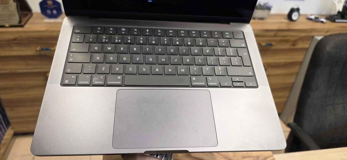عربي- کوردی

💻 ماكبوك برو M4 Pro أحدث إصدار (نهاية 2024) بحالة الوكالة!
المواصفات:
🧠 المعالج: M4 Pro Chip الخارق
💾 الذاكرة (RAM): 24GB DDR5
💽 التخزين: 512GB NVMe SSD
🖥️ الشاشة: 14 إنش Liquid Retina
🎨 اللون: الأسود الملكي (Space Black)
🔋 البطارية: نسبة الصحة 100% / عدد الدورات 40

کوردی
💻 ماکبوک پرۆ M4 Pro نوێترین مۆدێل (کۆتایی ٢٠٢٤) بە شەرت و زۆر خاوێن!
🧠 پڕۆسێسەر: M4 Pro Chip دڕندەکەی ئەپڵ
💾 ڕام: 24GB DDR5
💽 هاردیەک: 512GB NVMe SSD
🖥️ شاشە: 14 ئینج Liquid Retina
🎨 ڕەنگ: ڕەشی مەلەکی (Space Black)
🔋 باتری: ڕێژەی تەندروستی ١٠٠٪ / ٤٠ جار بارگاوی کراوە أربيل, العراق


**إذا كنت صاحب هذا الإعلان وتريد حذفه لأي سبب، رجاءا أرسل رسالة إلى الدعم الفني**